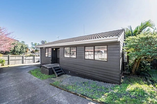 2/153 Whitford Road, Somerville, Manukau City
