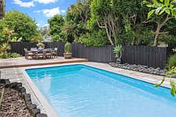 25 Stapleford Crescent, Browns Bay