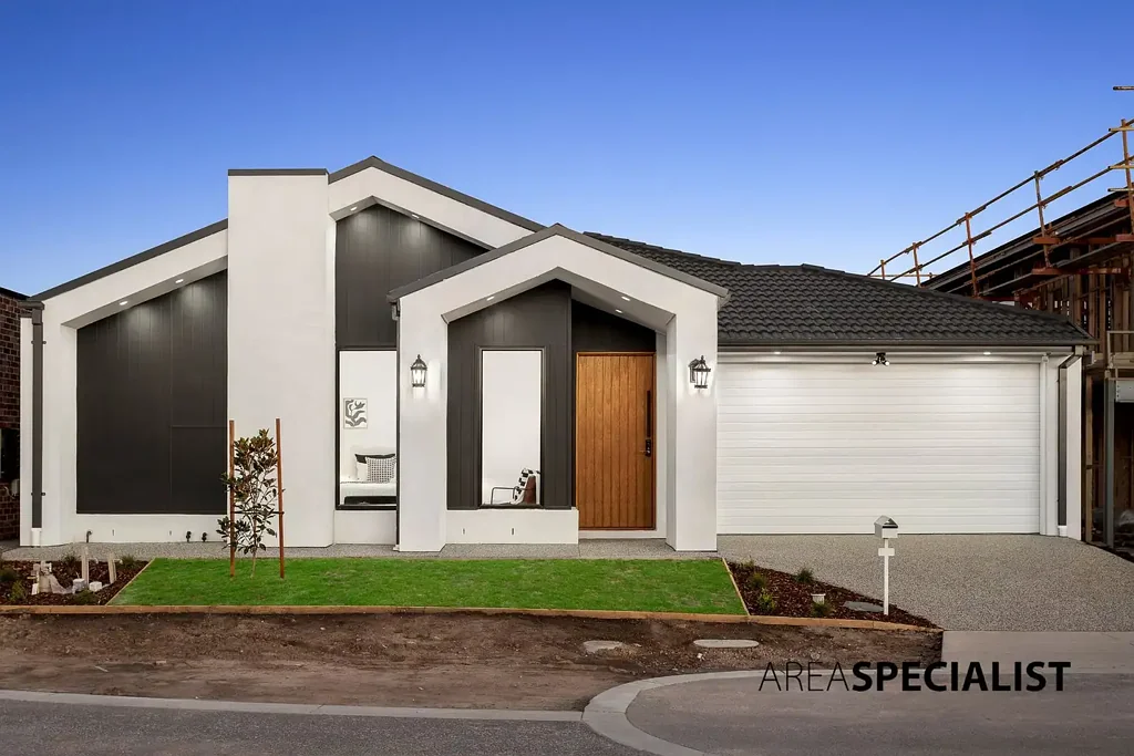 Clyde North 4ਬੈੱਡਰੂਮ A Slice of Paradise in Orana Estate – Where Luxury Meets Lifestyle…