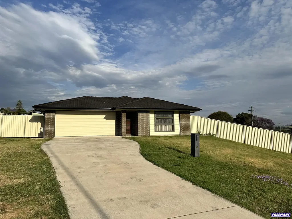 Beautiful Modern 3 Bedroom Home with Expansive Views