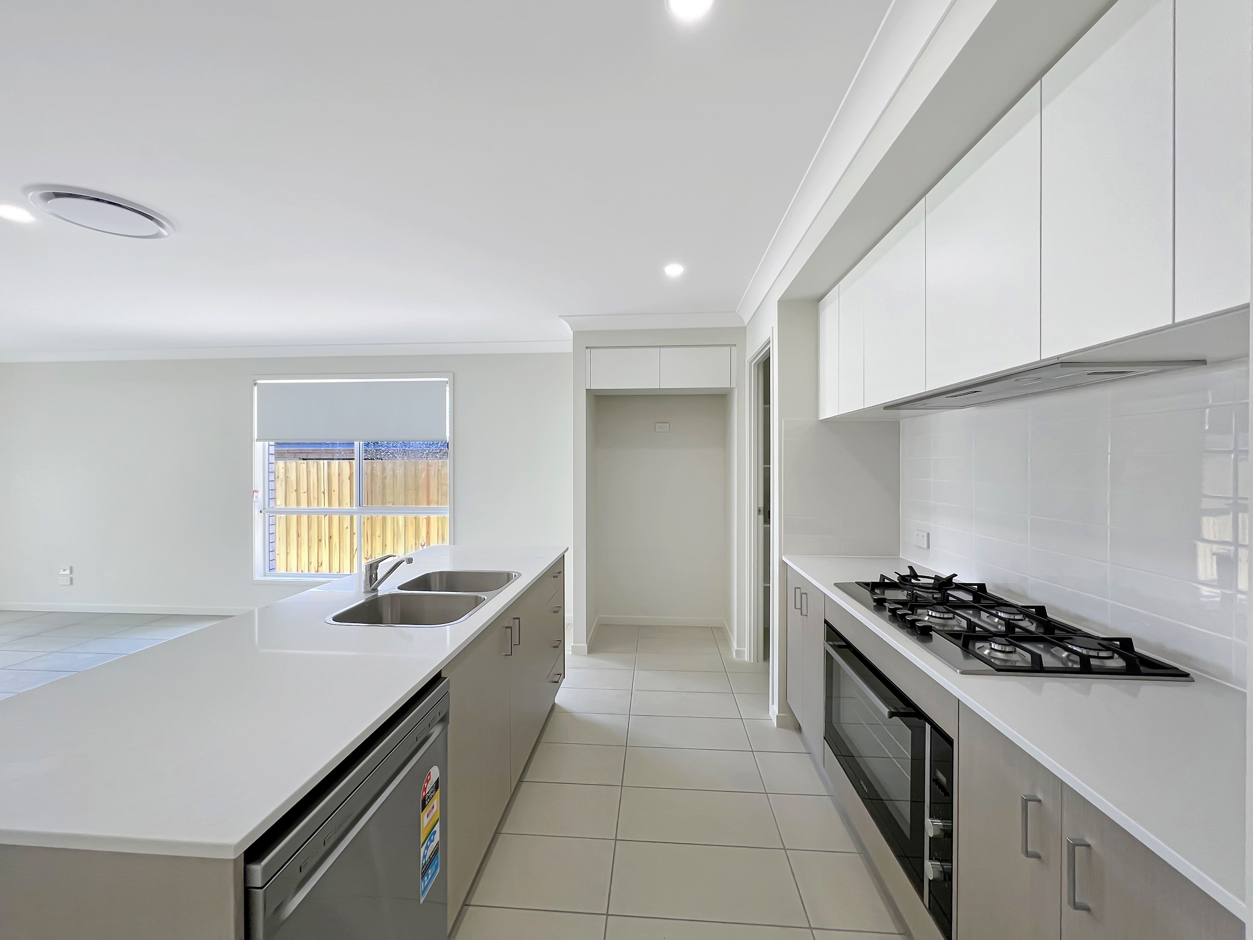 9 HUNT ST, WHITE ROCK QLD 4306, 0房, 0浴, House