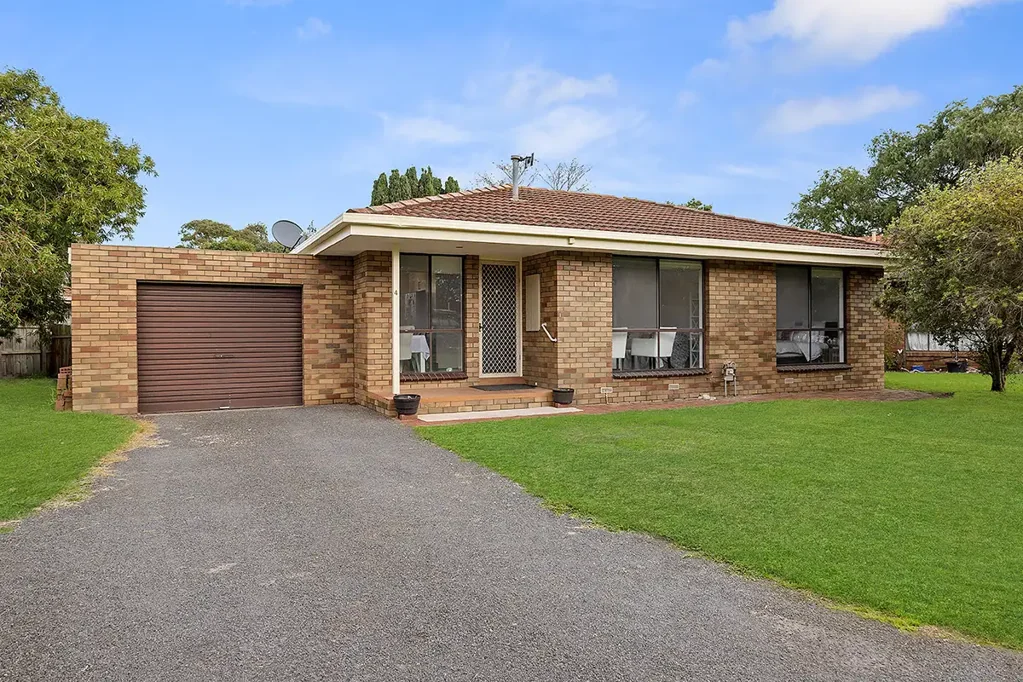 Warrnambool 2房  Stylish Standalone Living in Prime Inner North Location