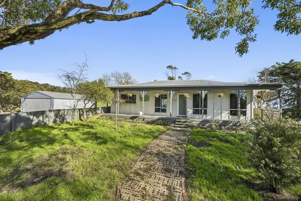 Peaceful Rural Living with Scenic Views