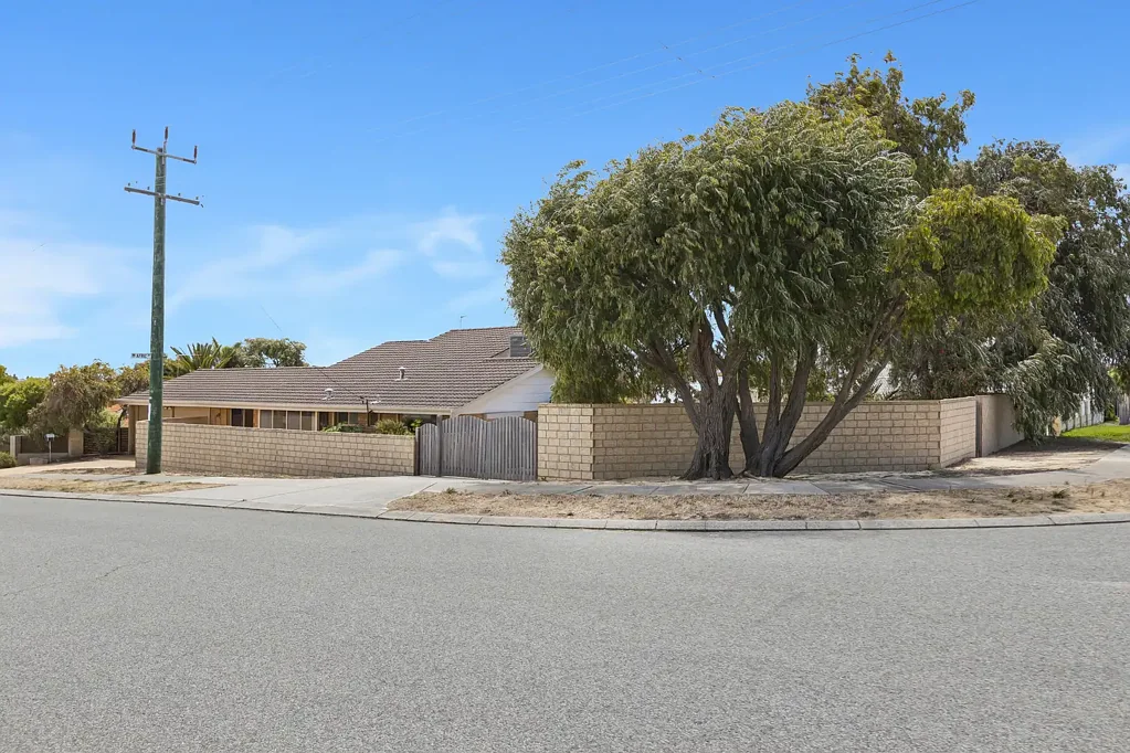 6 Tifera Circle, Kallaroo, WA 6025