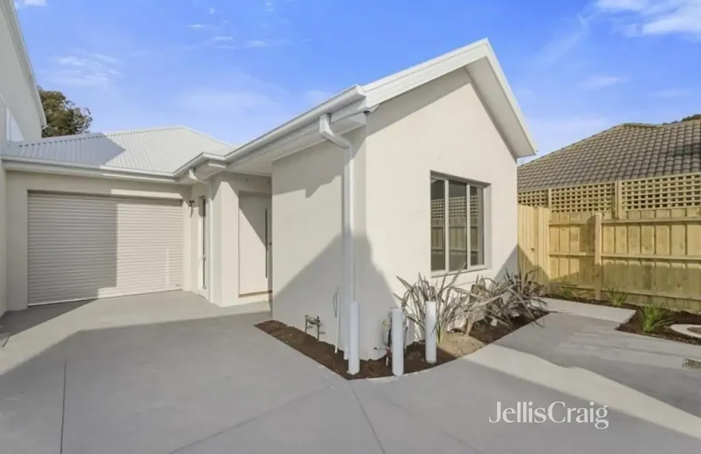 Two Bedroom Townhouse In Newport
