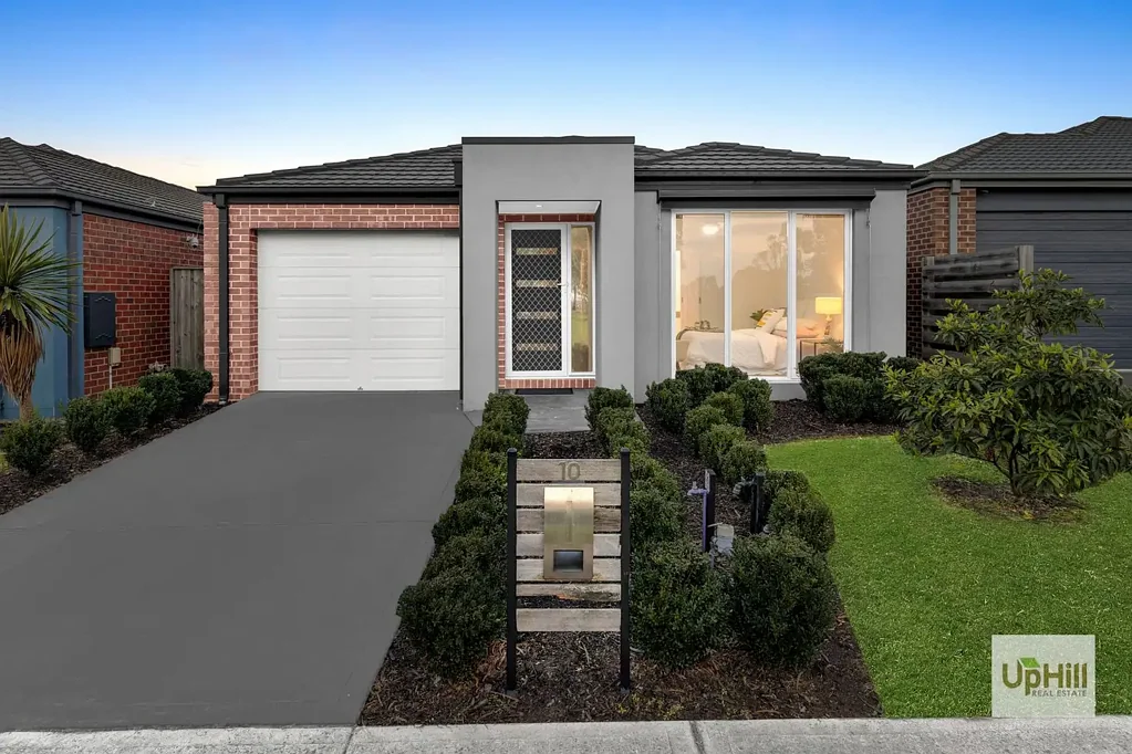 Cranbourne West 3房 三卧家庭住宅 开放式起居不锈钢电器 主套房带步入式衣帽间 低维护生活 便利设施齐全 Perfect setting for Families, downsizing or Investors!