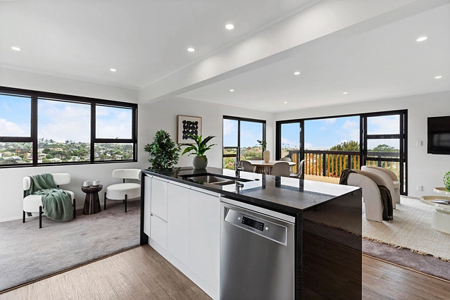 2/7 Morice Place, Torbay, North Shore City