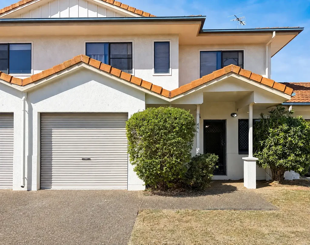 Kirwan 3 Bedroom Townhouse Living in Parkwood Villas - Minor Works Needed