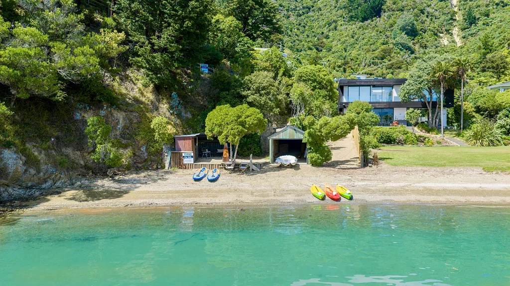 Waikawa  Riparian rights, boatshed and mooring!