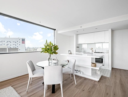 1103/377 Burwood Road, Hawthorn, Inner East Melbourne, 2 chambres, 1 salles de bain, Apartment