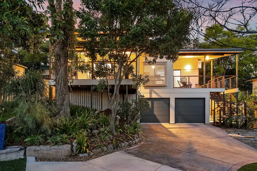 Everton Park 4部屋 Spacious Family Living with Leafy Views and Entertaining Appeal