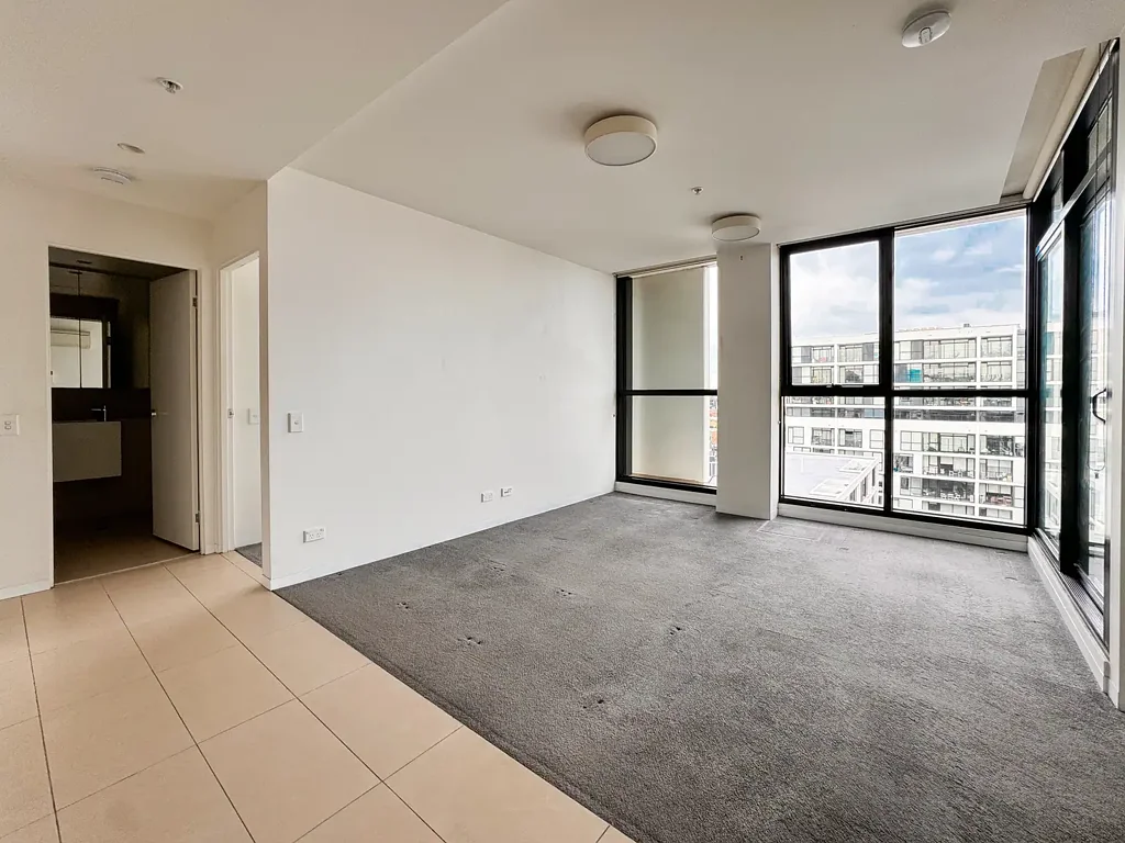 Two Bedroom Apartment with Natural Light!
