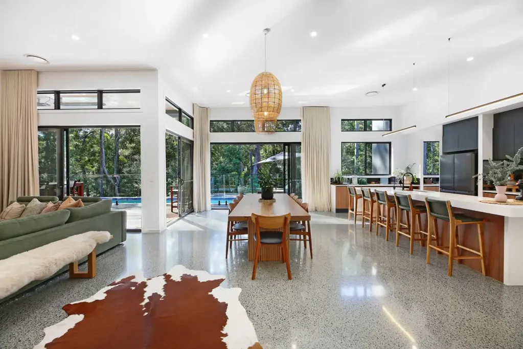 Tallebudgera 5Moenga Captivating, Contemporary Oasis Immersed in Bushland Tranquillity