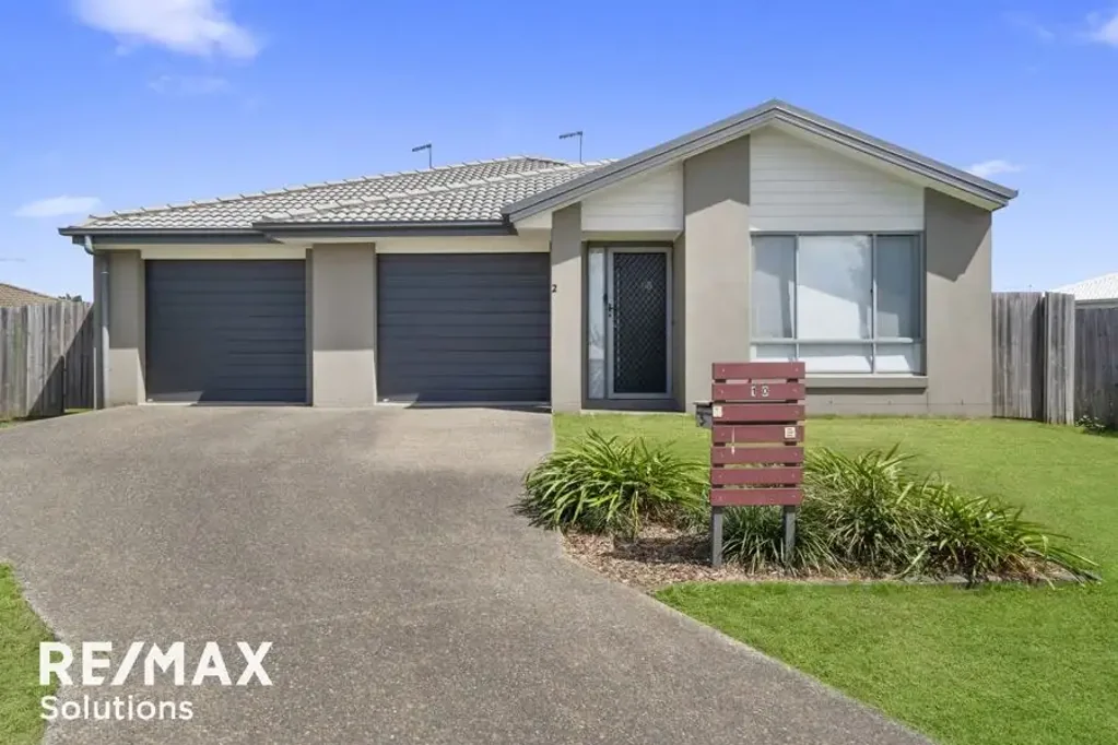 Caboolture 5房 中心地带联排别墅 现代装修优质电器 开放式布局 主卧带套间 步行即达学校商圈 高回报投资机会 DUAL LIVING OR INVESTMENT OPPORTUNITY!