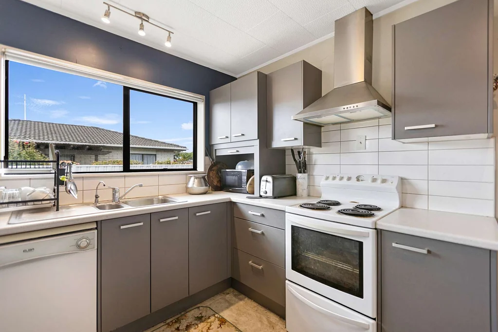 Victoria 2chambre The Ideal Choice: Start, Downsize, or Invest