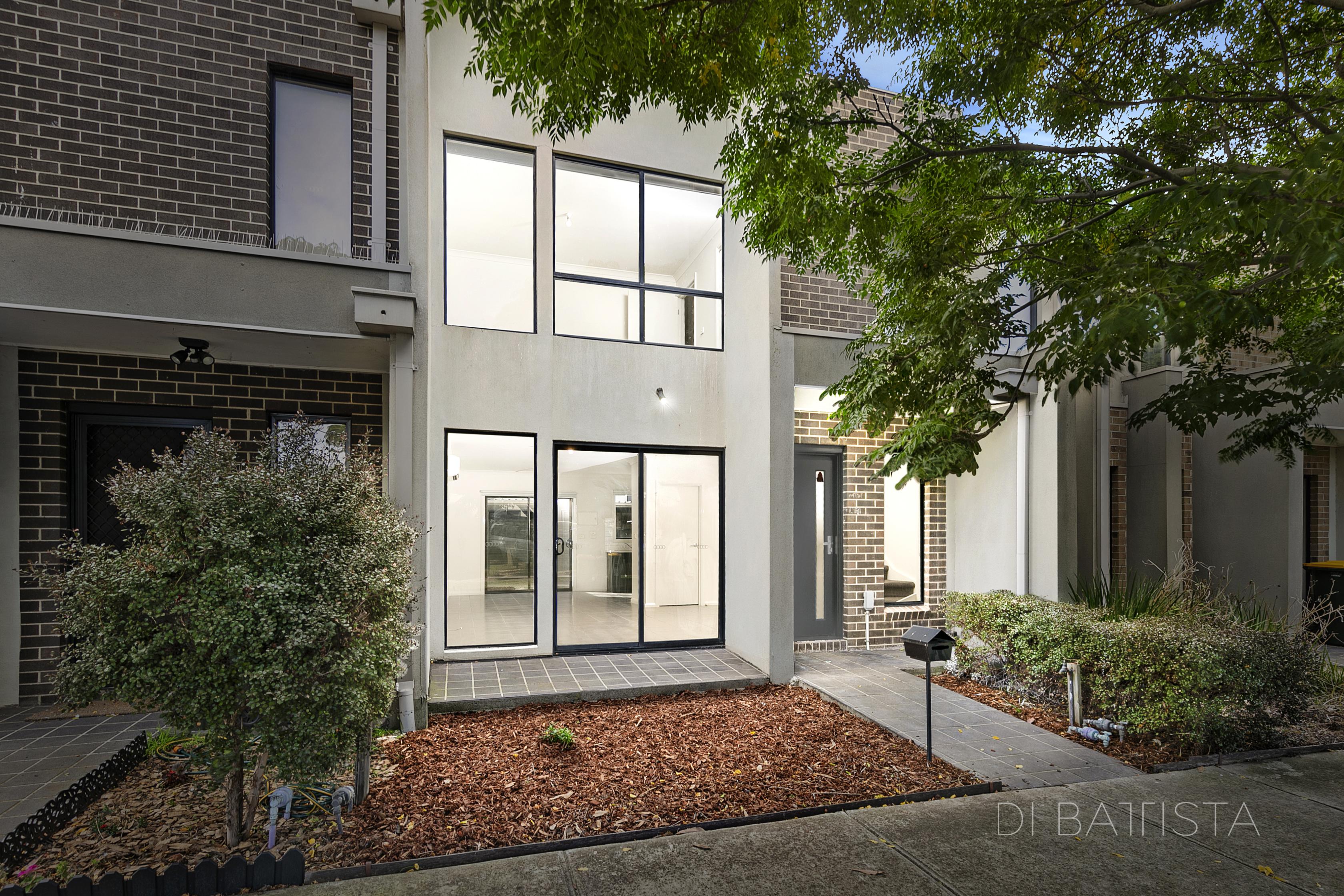 19 HUNTINGFIELD ST, CRAIGIEBURN VIC 3064, 0 Schlafzimmer, 0 Badezimmer, Townhouse