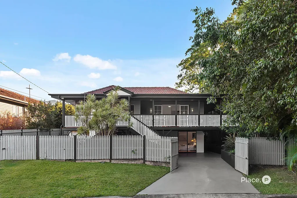 21 Houthem Street, Camp Hill, QLD 4152