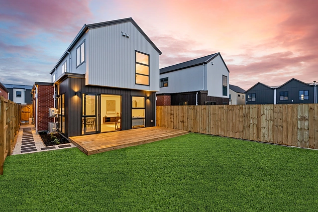 4D Mahogany Street, Westgate, Waitakere City