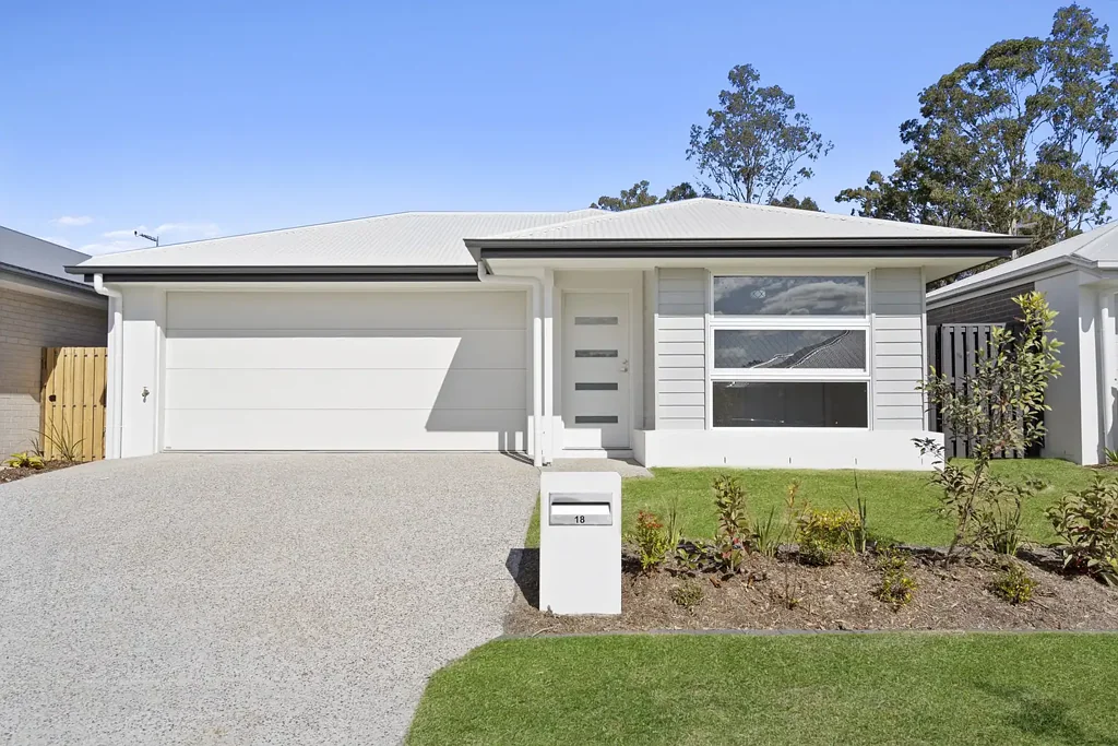 Four-Bedroom Home in Jimboomba - Modern Living at Its Best!