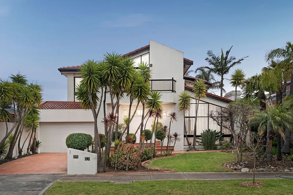 Avondale Heights 4房 标志性住宅，珍稀地段 Statement Home, Tightly Held Locale