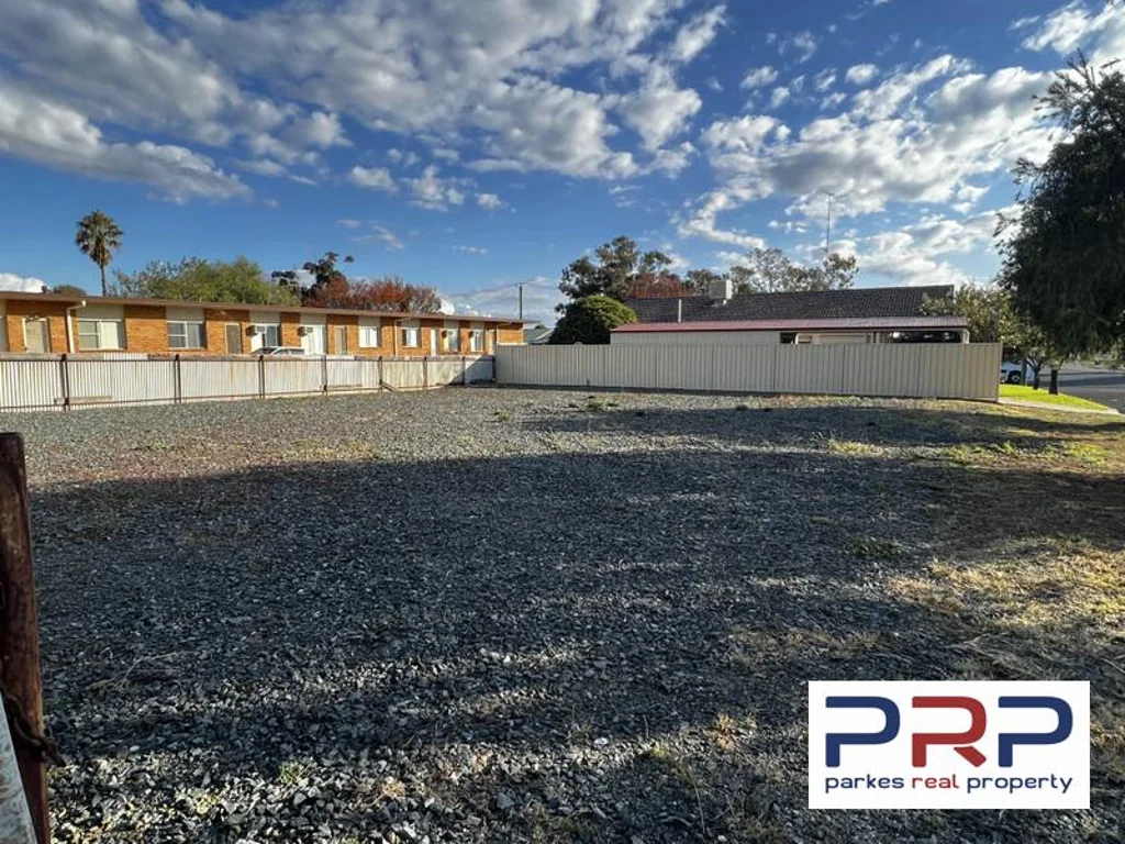 Parkes  Building Block Close To The CBD