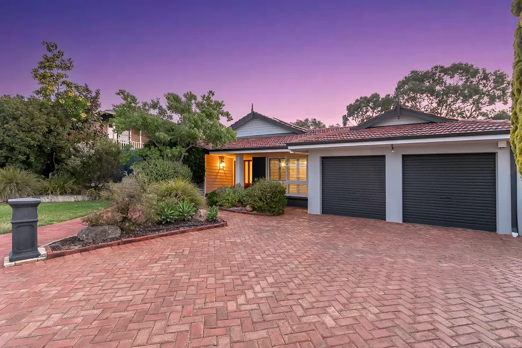 EXECUTIVE FAMILY LIVING | SPACIOUS 4 BEDROOM HOME WITH LUXURY OUTDOOR RETREAT