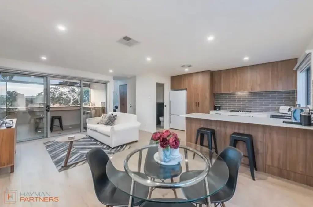 Three bedroom split level townhouse offering northern bushland views