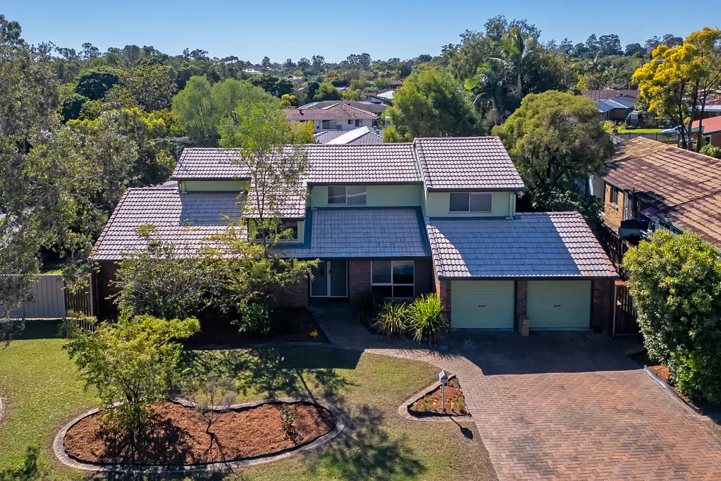 Keperra 5房 安静地段的宽敞家庭住宅 Large Family Home In Quiet Location