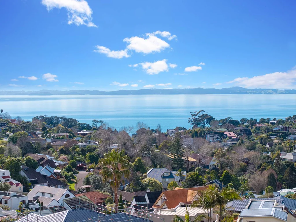 Howick Breathtaking Sea Views zoned for Macleans College
