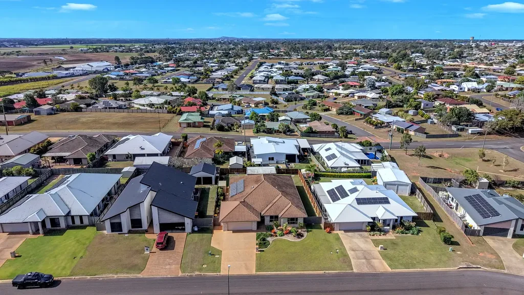 Avoca 4બેડરૂમ Flood Free Family Home with Side Access and Shed