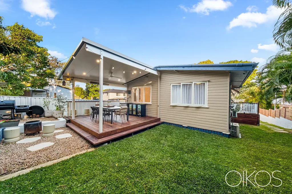 Enoggera 3房 精美翻新的战后住宅，拥有如画般的户外生活空间 BEAUTIFULLY RENOVATED POST-WAR WITH PICTURESQUE OUTDOOR LIVING