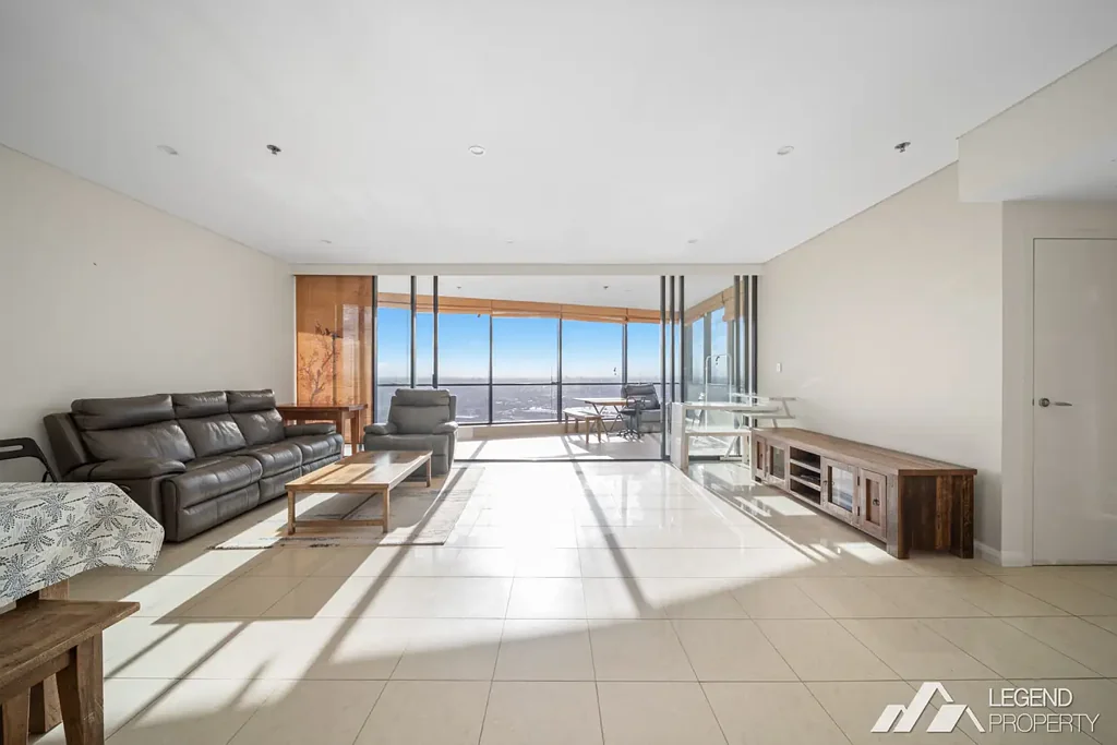 For Lease | Luxurious 3-Bedroom Apartment in World Tower with Breathtaking Views