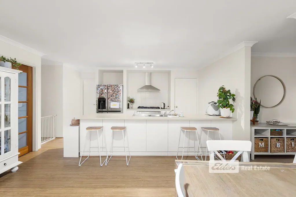 Yalyalup 4Zimmer Spacious, Stylish & Exceptionally Located Family Living