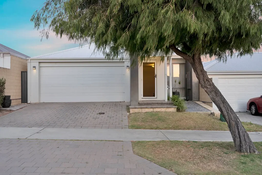 10 Temptation Drive, Jindalee, WA 6036