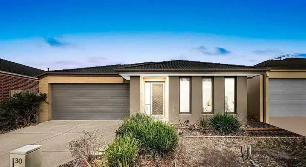Spacious Family Living in a Prime Point Cook Location – 30 Tamborine Avenue