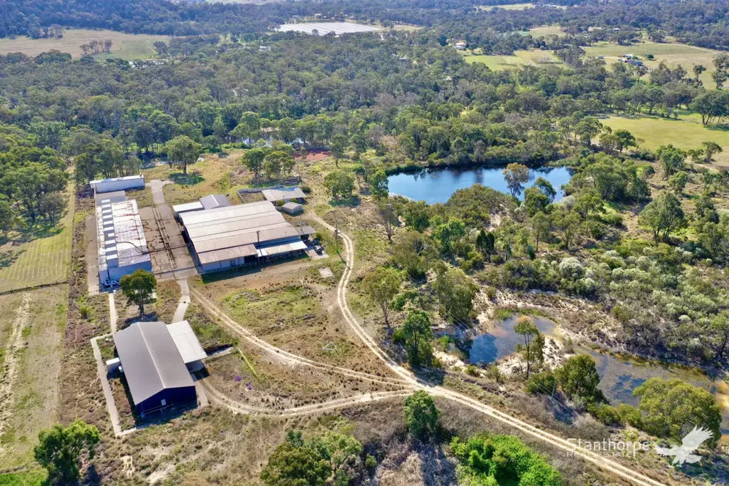 Glen Aplin 4Kwarto HOME & COMMERCIAL PREMISES WITH 280M RIVER FRONTAGE + MULTIPLE LARGE DAMS