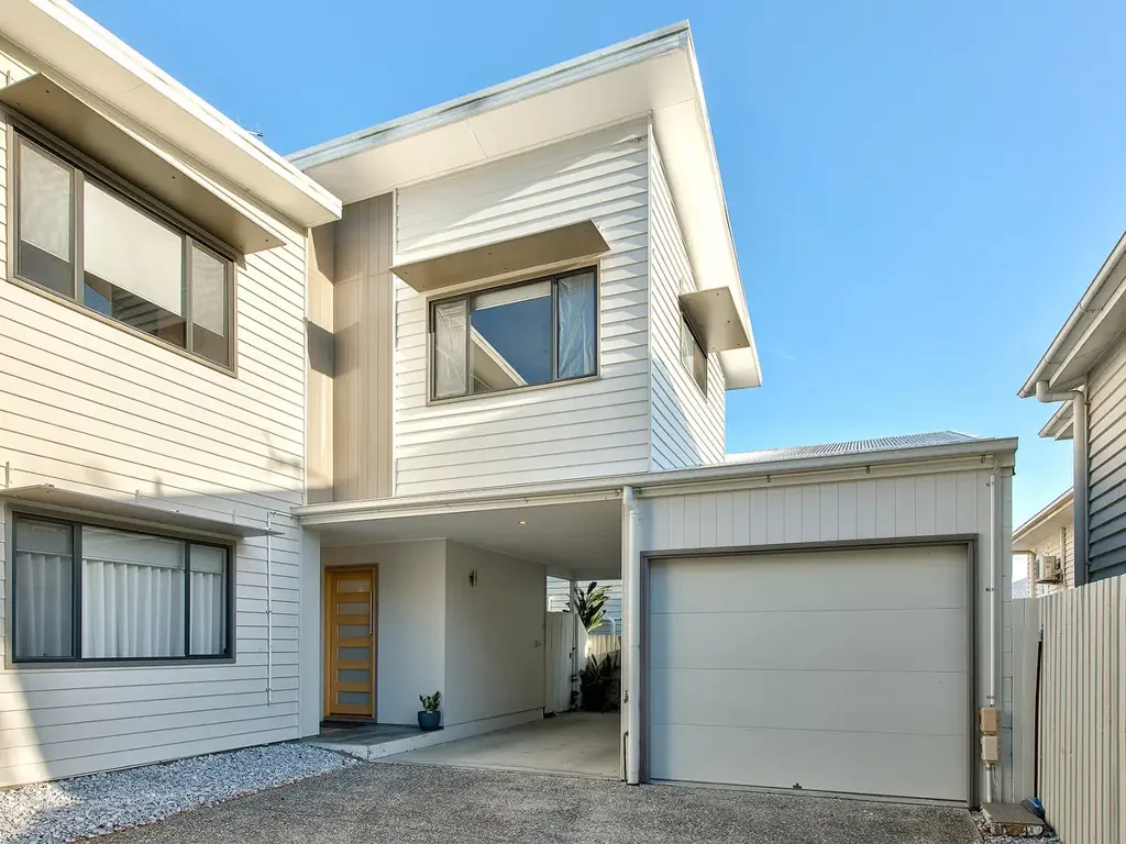 Stafford 3房 时尚与简约的结合 - 永久产权联排别墅！ STYLE MEETS SIMPLICITY - FREEHOLD TOWNHOUSE!
