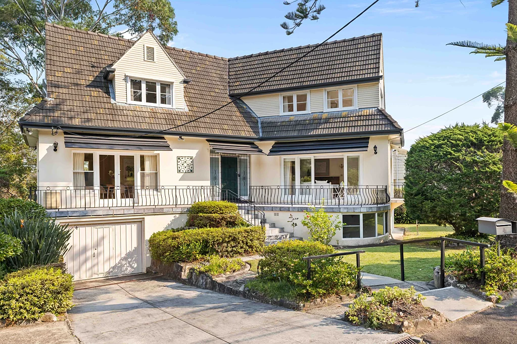 Wahroonga 4房 庄园立面 809.4sqm东北地块 Smeg厨房 高天花板壁炉 静谧死胡同 繁华近邻 Manor-inspired scale with in-law flexibility and scope to further elevate