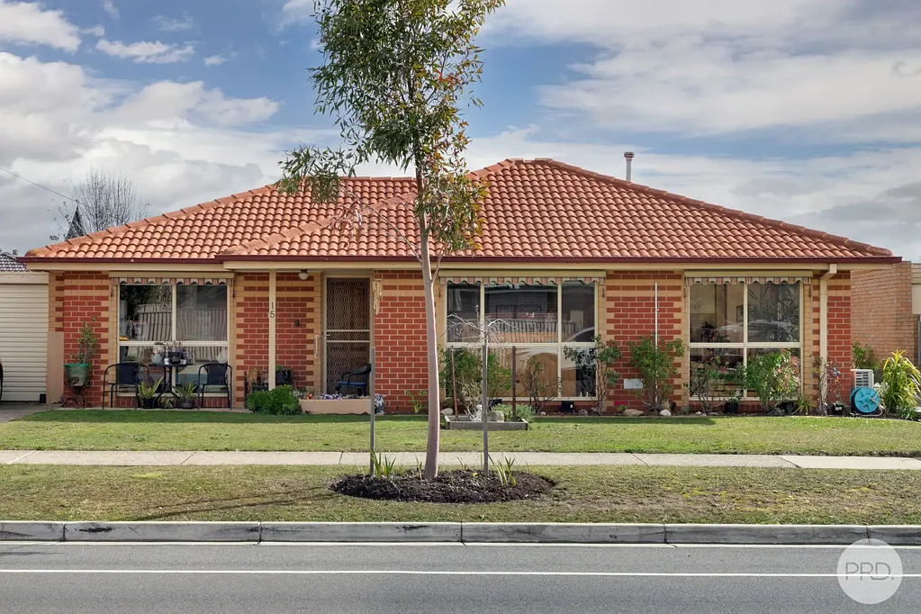 Wendouree 2 Bedroom Downsizer Delight - Easy Living in the Heart of Wendouree