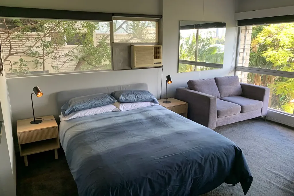 ***DEPOSIT TAKEN***
POTTS POINT SPACIOUS FURNISHED LARGE 40SQM STUDIO WITH VIEWS + ROOFTOP POOL + SCRAMBLE CARSPACE