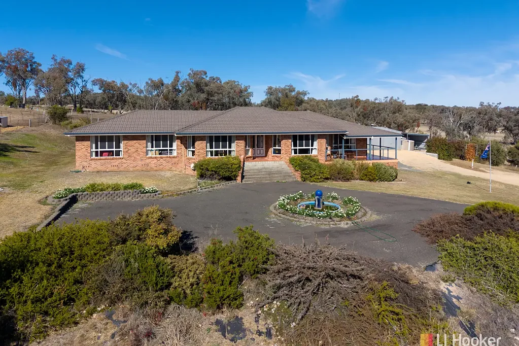 Inverell 5房  A Private Acreage Retreat with Town & Rural Views