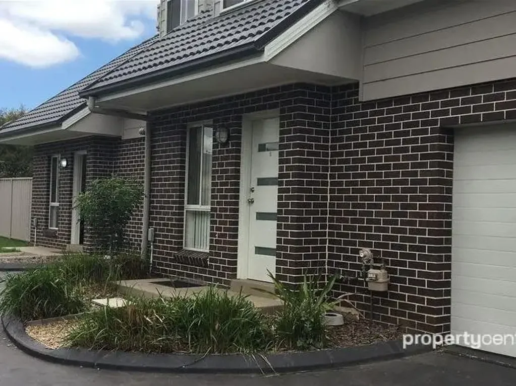 MODERN THREE BEDROOM TOWNHOUSE