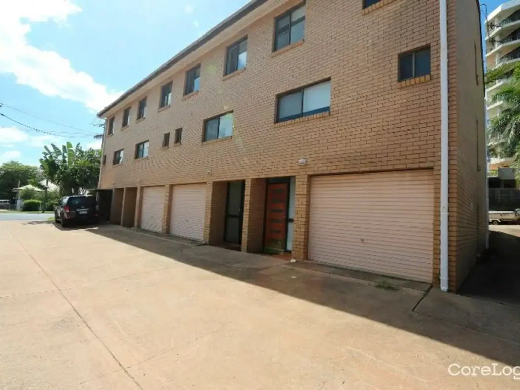 Fully Furnished Townhouse in Gladstone CBD