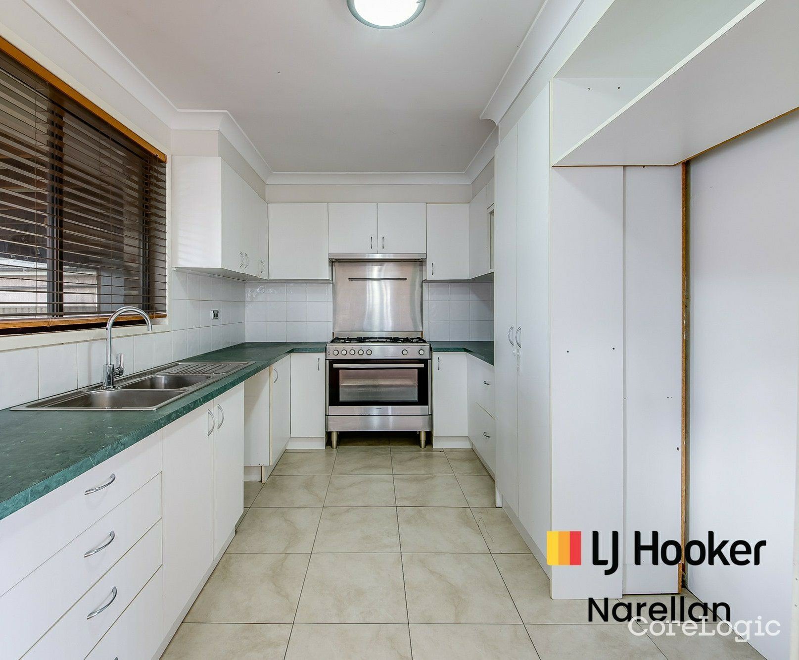 24 LUCAS AV, MOOREBANK NSW 2170, 0 Kuwarto, 0 Banyo, House