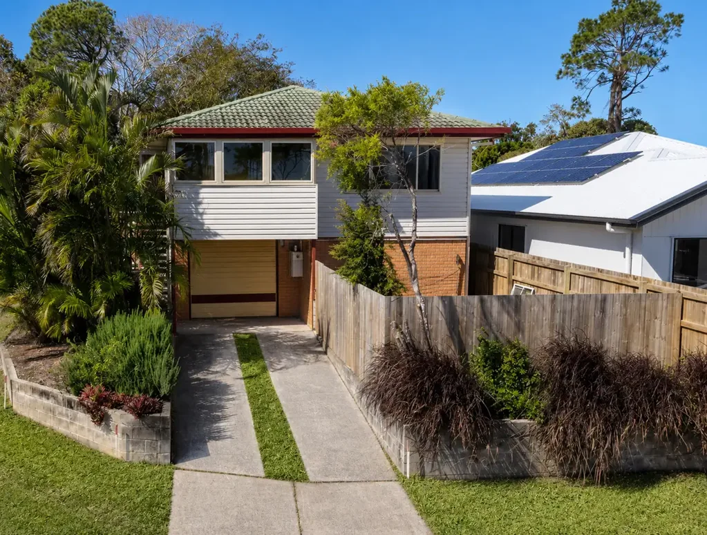 Alexandra Hills 3Zimmer LARGE FAMILY HOME WITH POTENTIAL PLUS