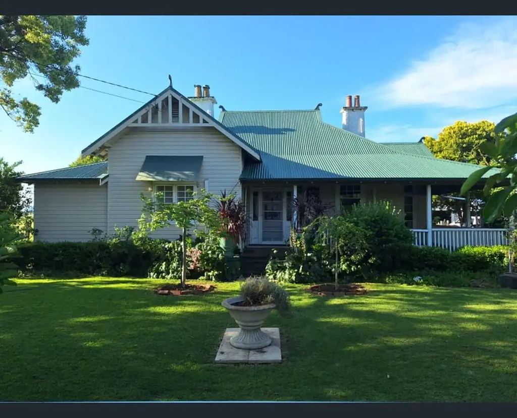 Country Character & Comfort in this fully furnished home close to town