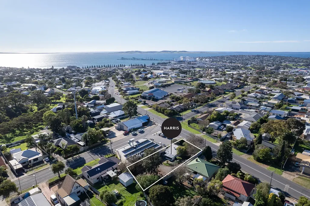 Port Lincoln 2ห้องนอน Charming updated cottage with generous yard & investment potential...