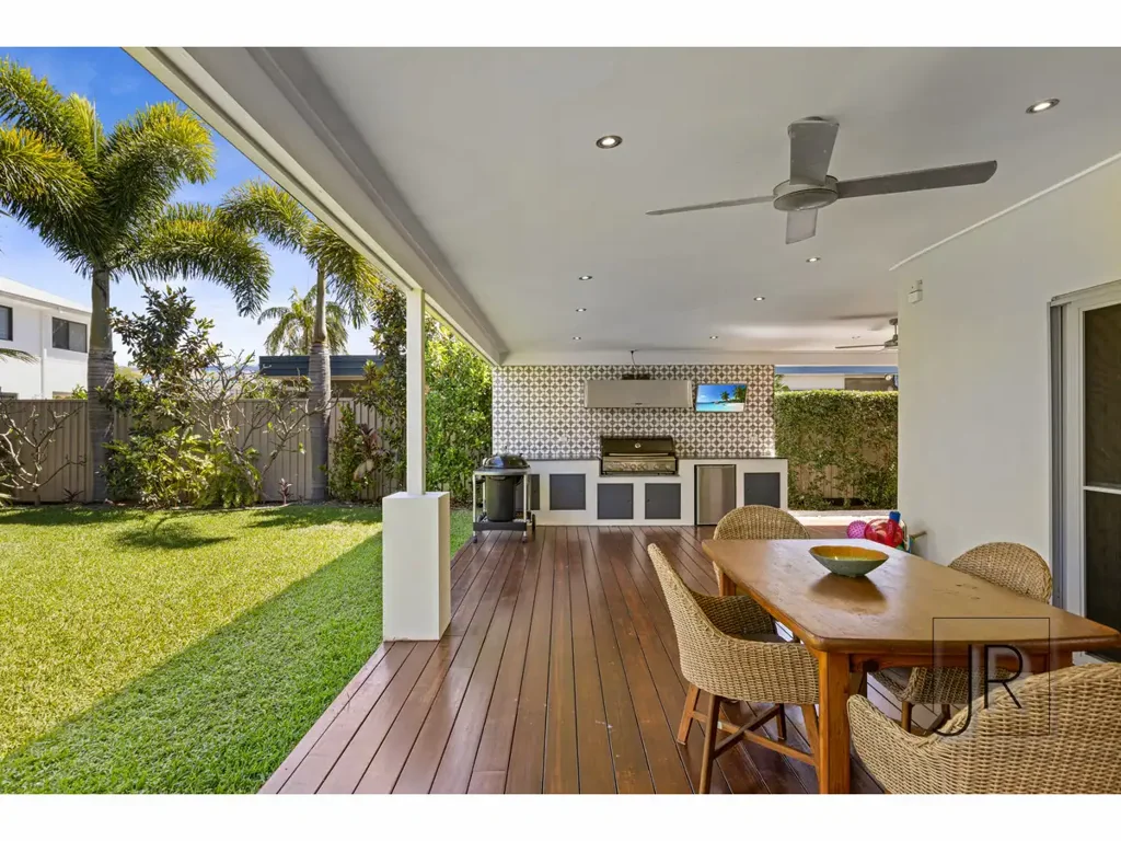 Single level home close to the beach