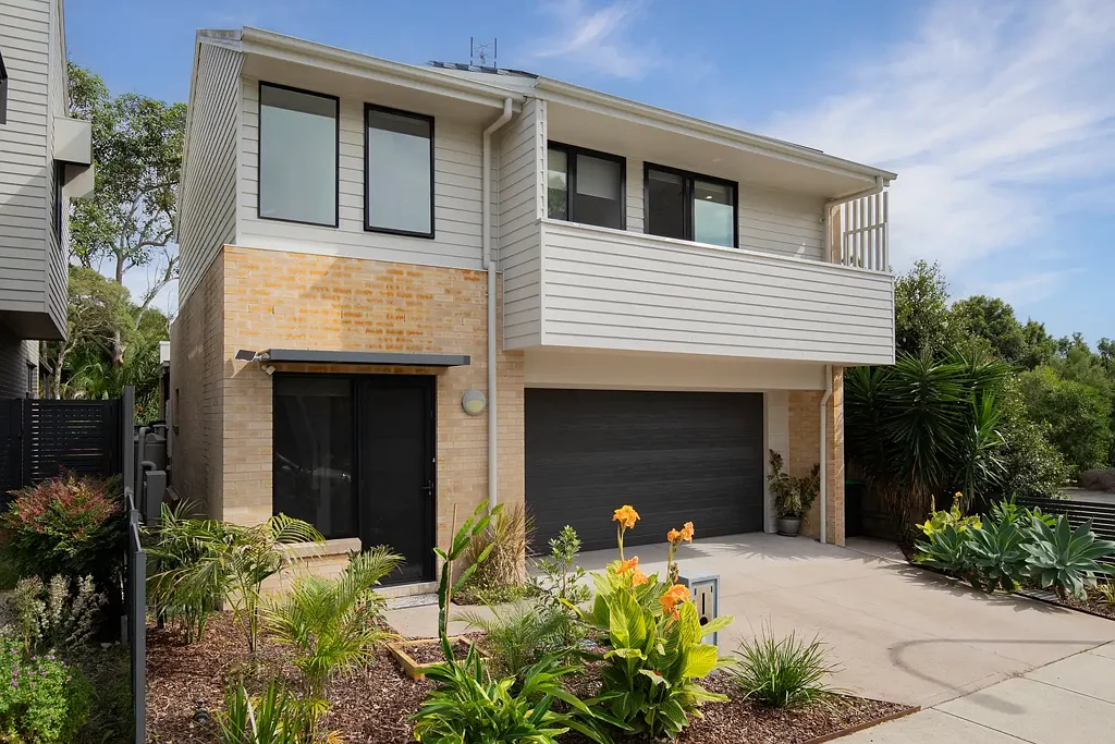 Mount Hutton 3房  Low-Maintenance - Torrens Title Home