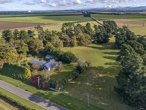 Darfield  Character home with river nearby